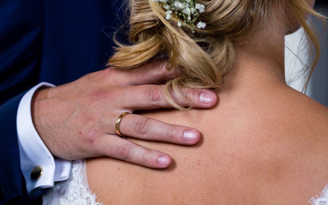 Bruidsmake-up & kapsel? Ontdek ons bruidsarrangement!