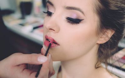 Make-up touch ups, ons team verzorgt ze graag